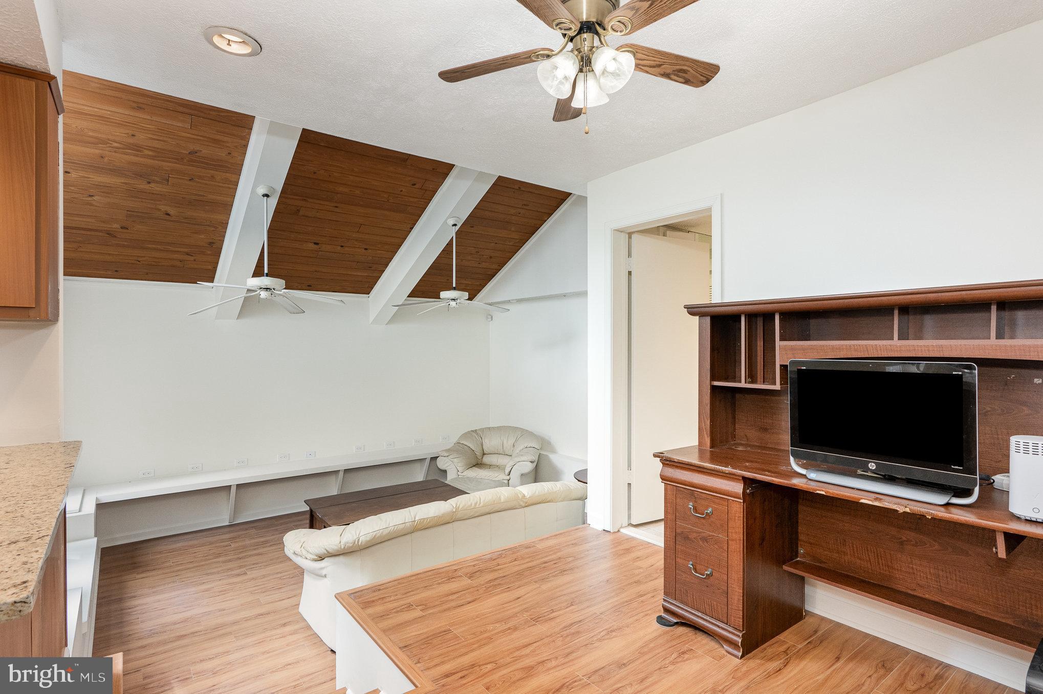 RIVERSIDE - Residential