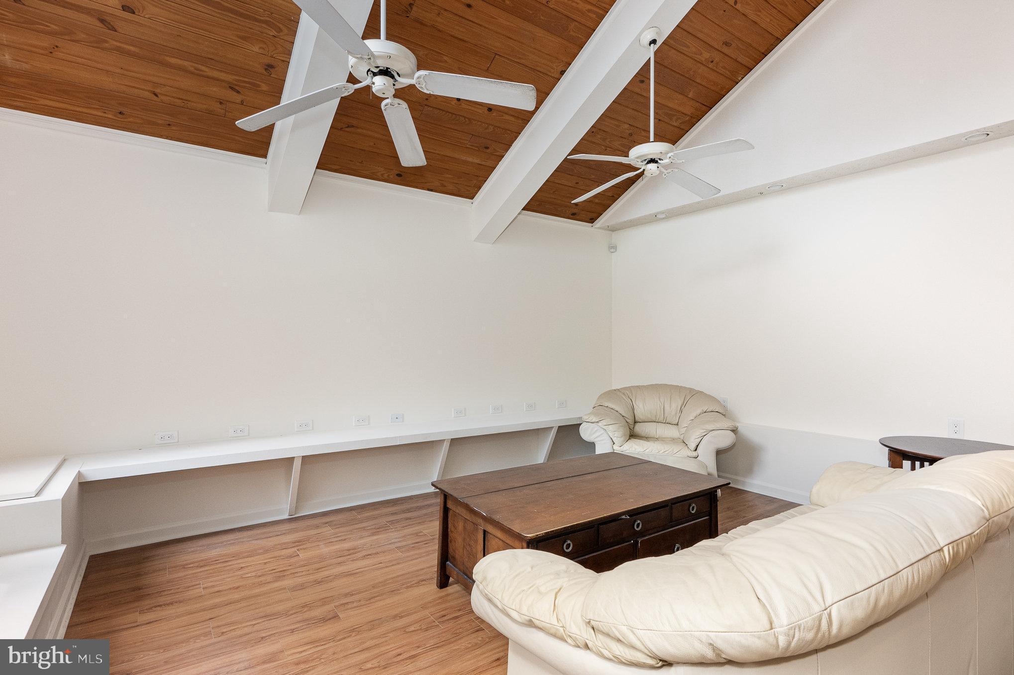 RIVERSIDE - Residential