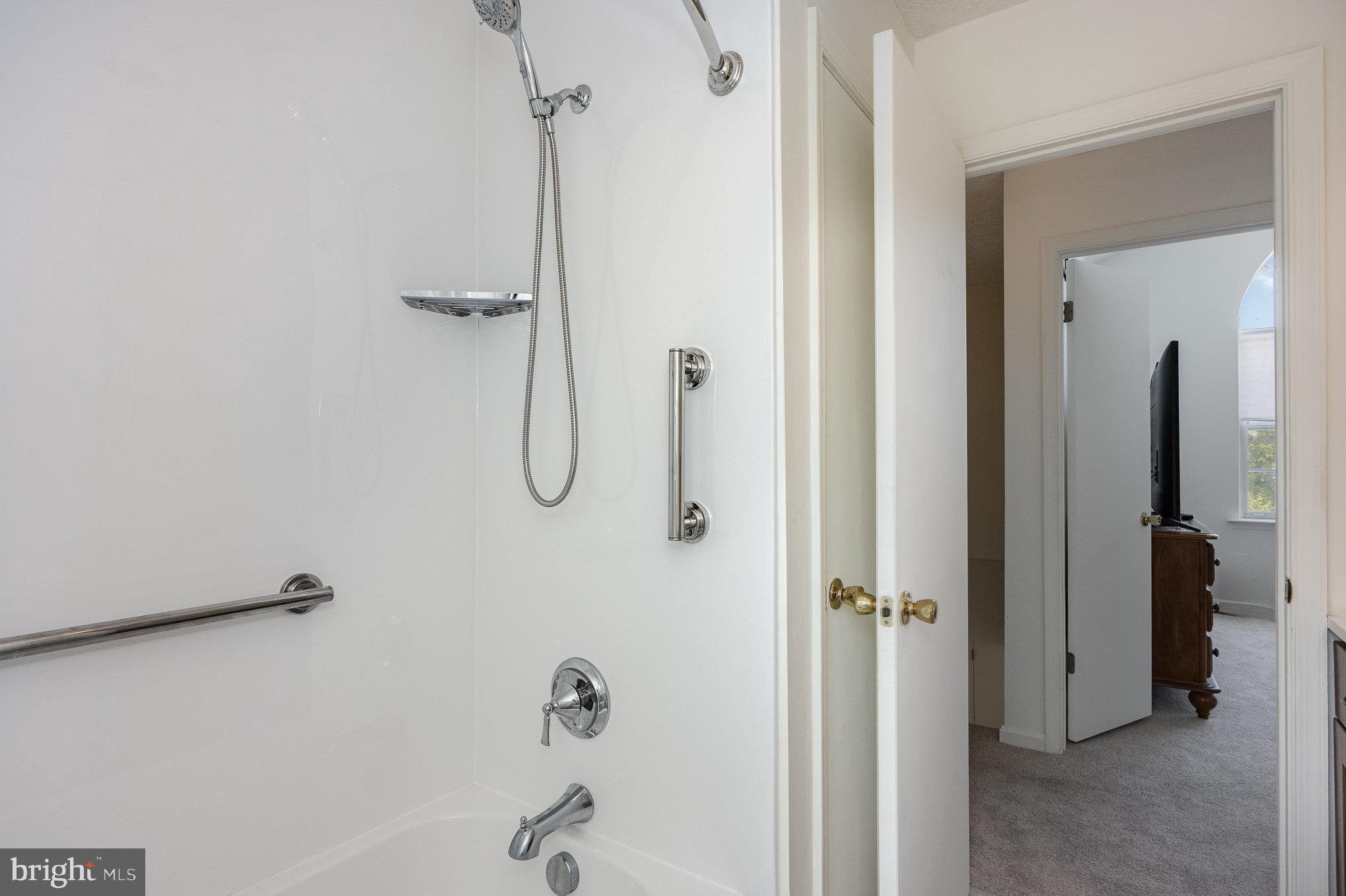 RIVERSIDE - Residential