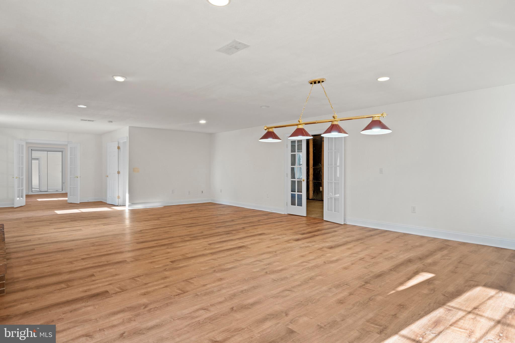 CLAIREMONT - Residential