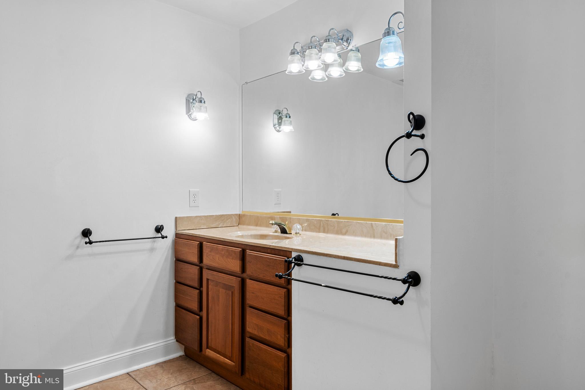 CLAIREMONT - Residential