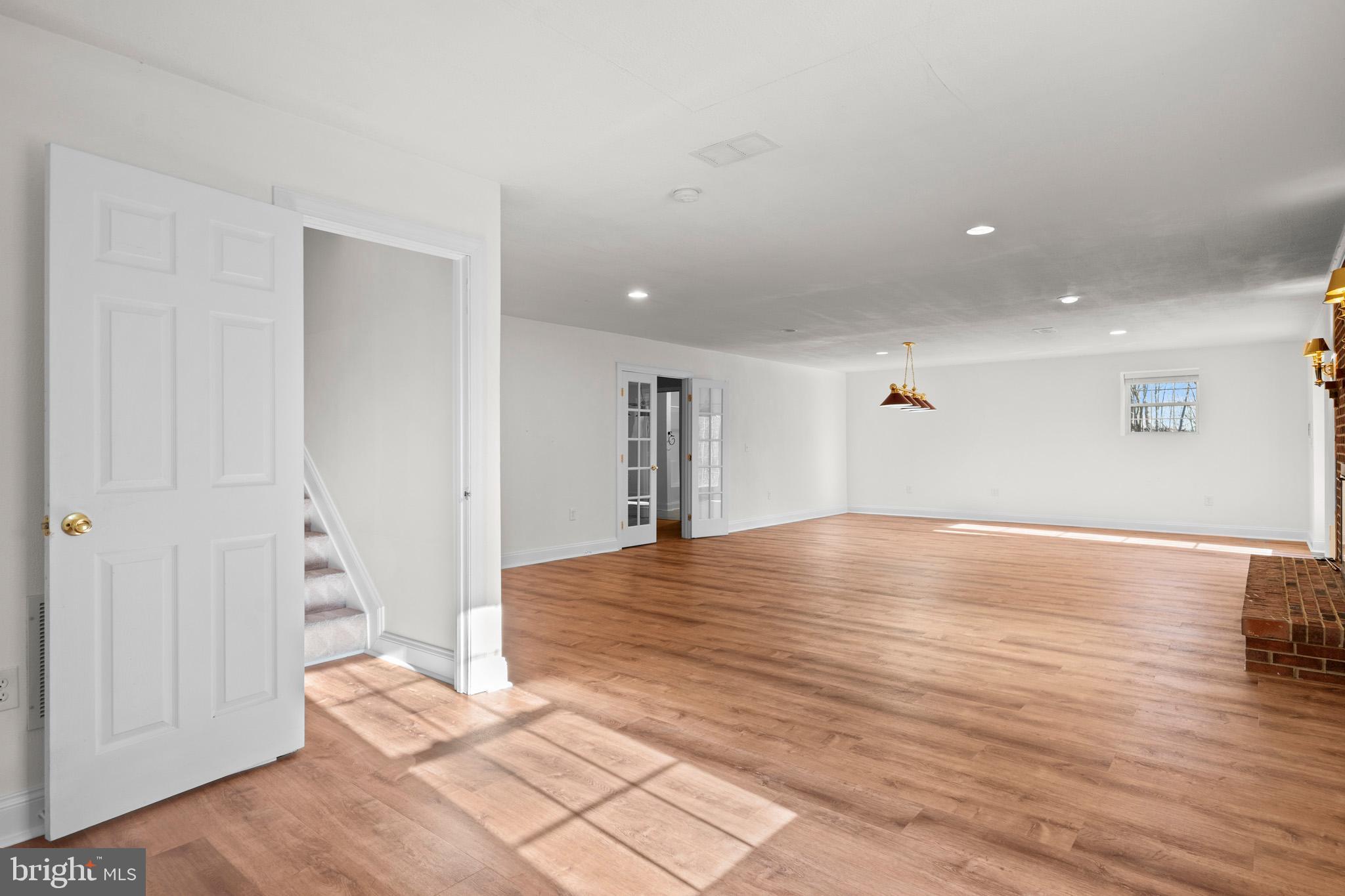 CLAIREMONT - Residential