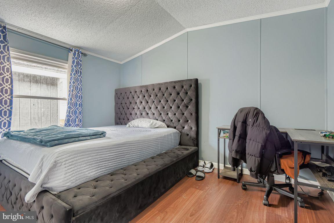 HOLIDAY MOBILE ESTATES - Residential