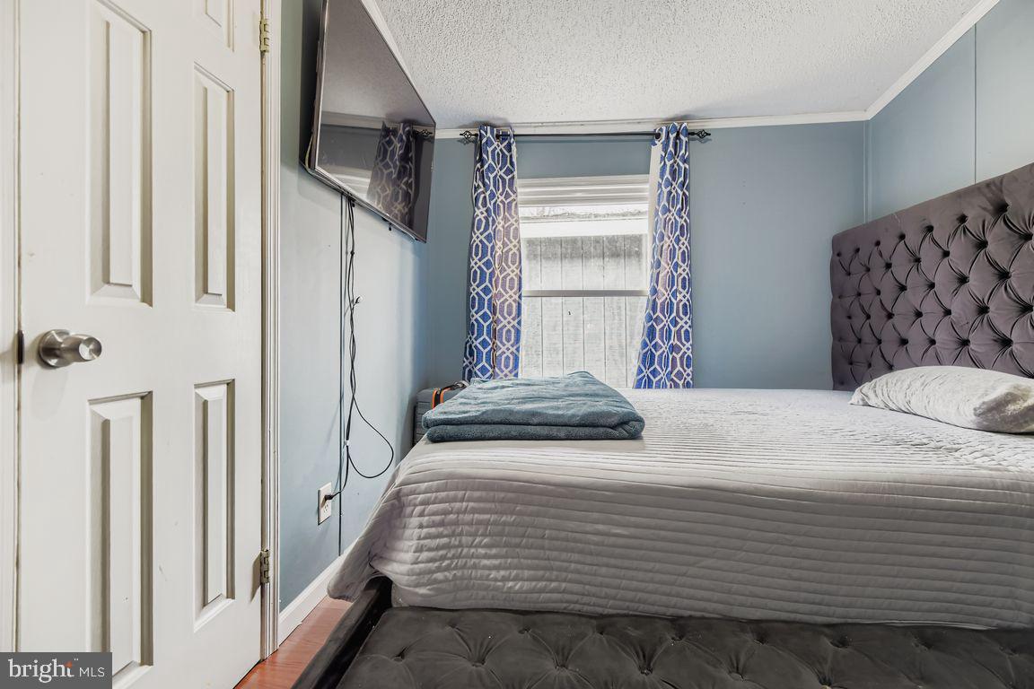 HOLIDAY MOBILE ESTATES - Residential