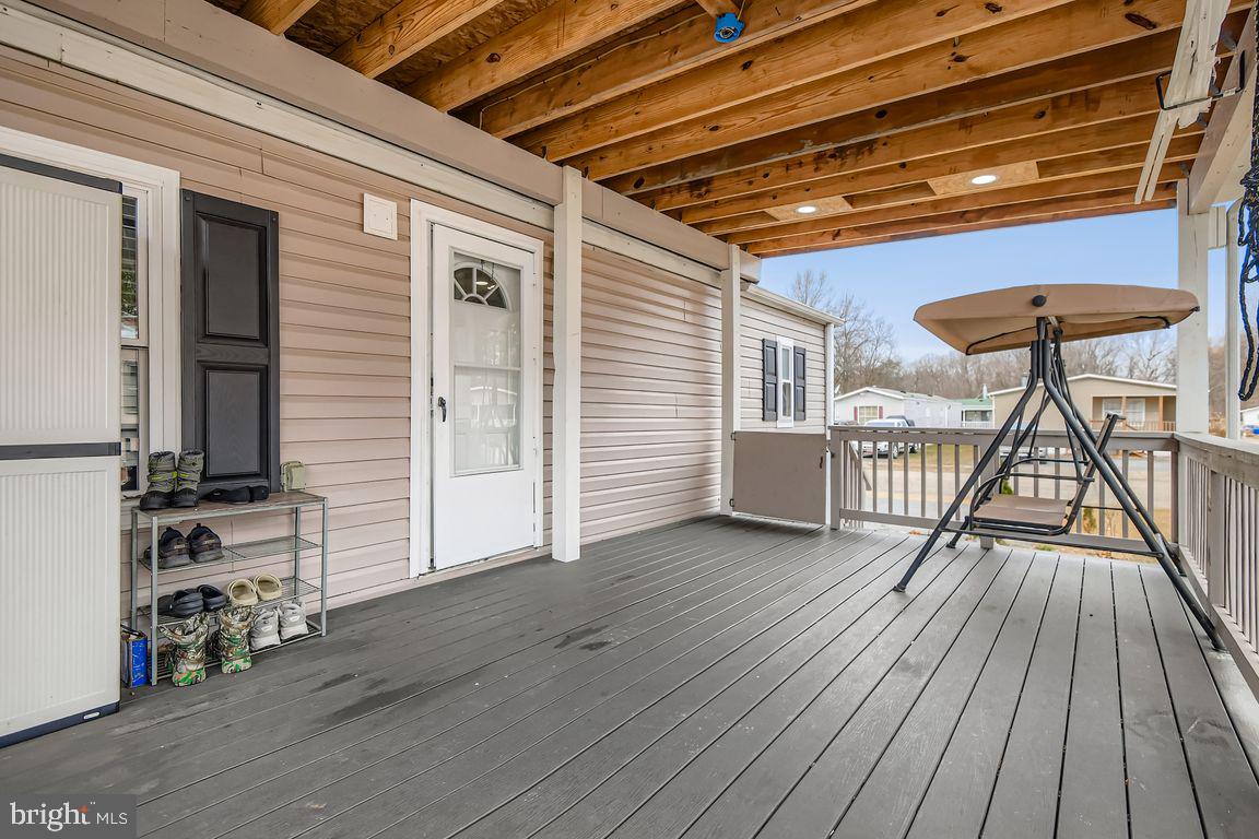 HOLIDAY MOBILE ESTATES - Residential