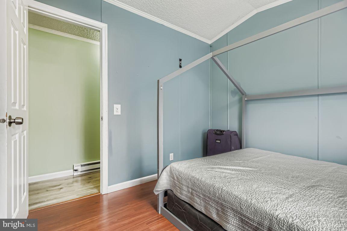 HOLIDAY MOBILE ESTATES - Residential