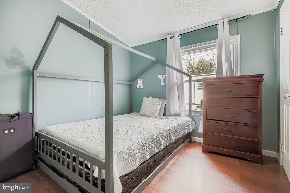 HOLIDAY MOBILE ESTATES - Residential