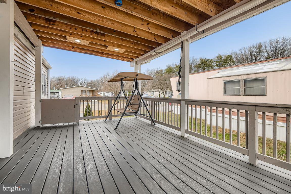 HOLIDAY MOBILE ESTATES - Residential