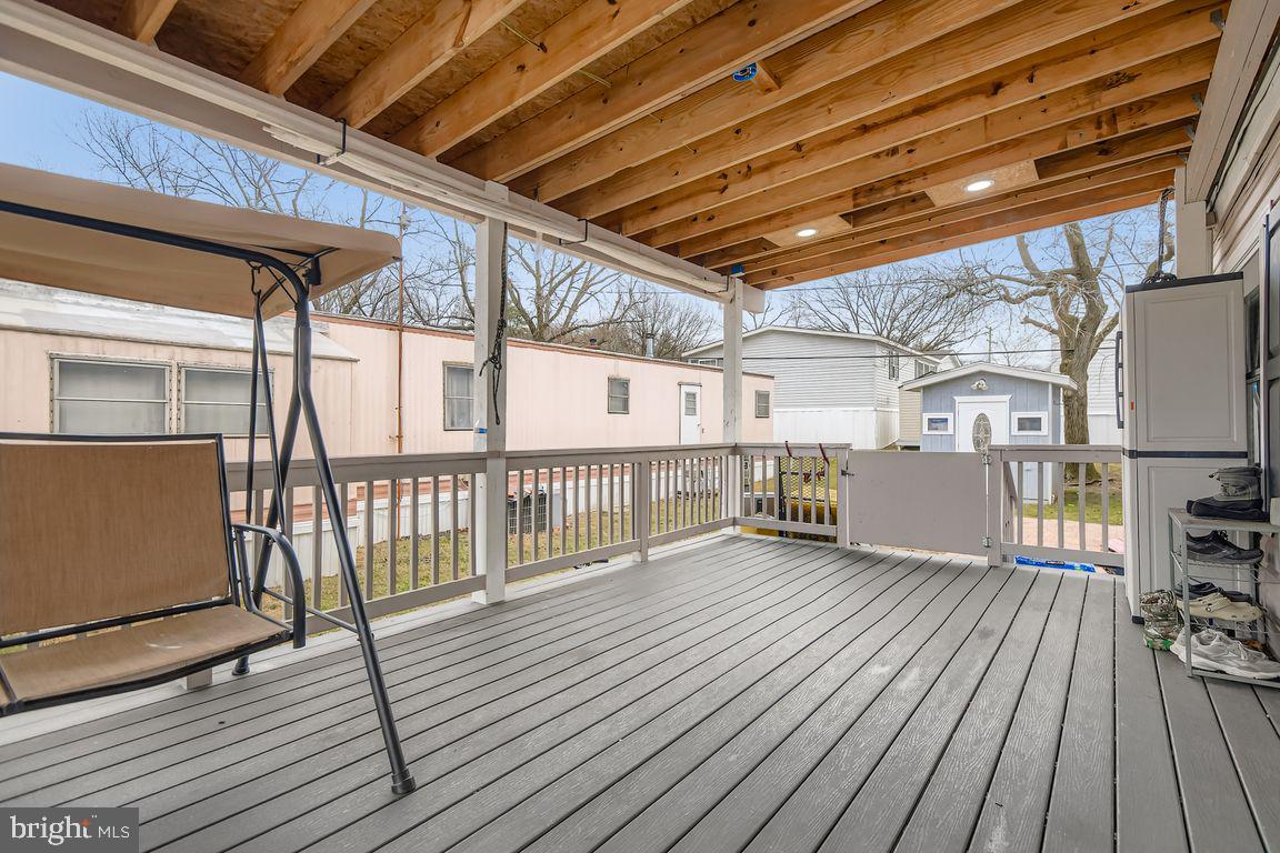 HOLIDAY MOBILE ESTATES - Residential