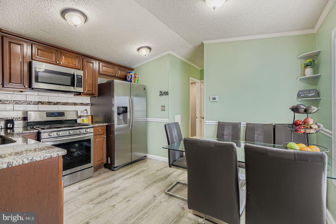 HOLIDAY MOBILE ESTATES - Residential