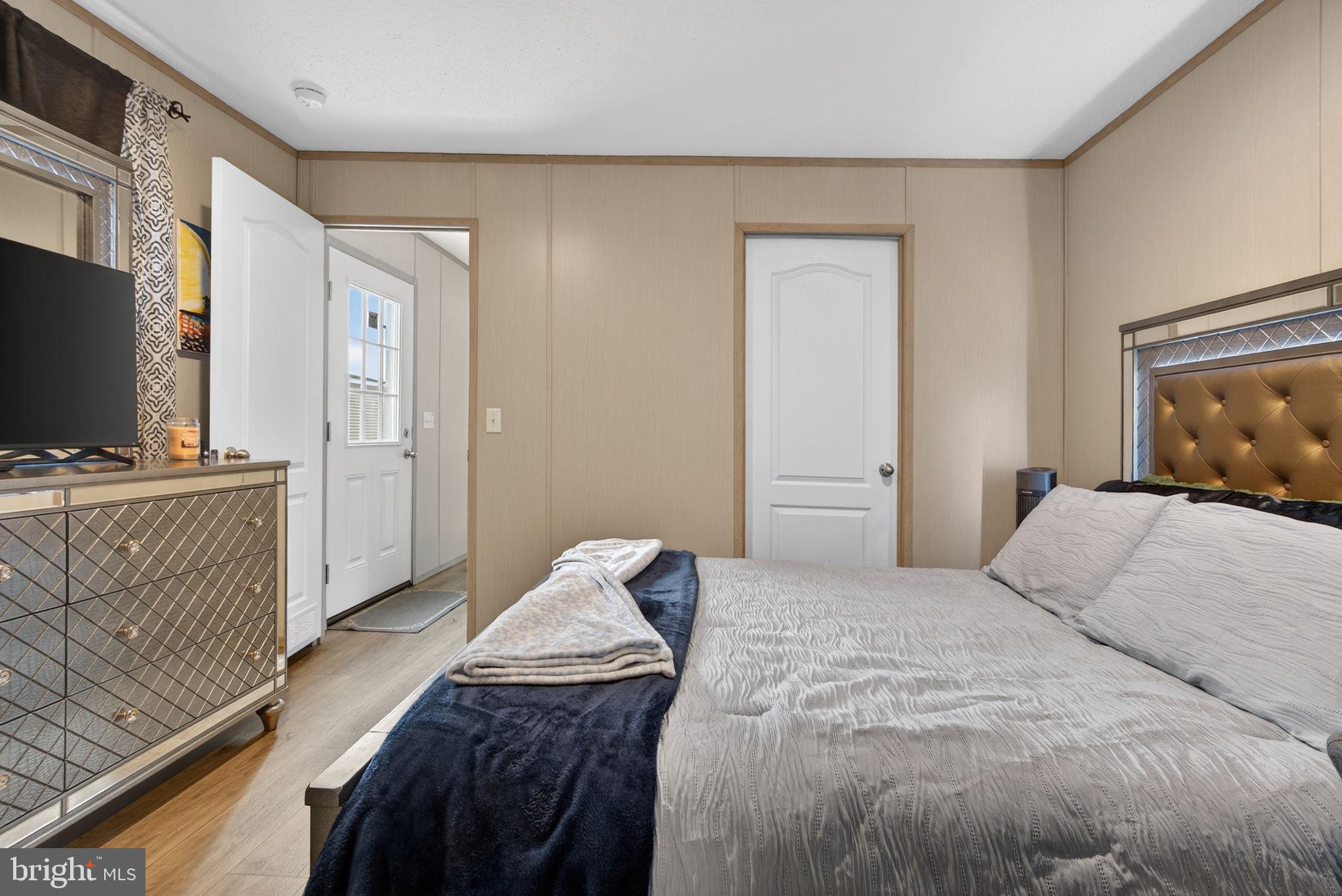 REGENCY WOODS - Residential