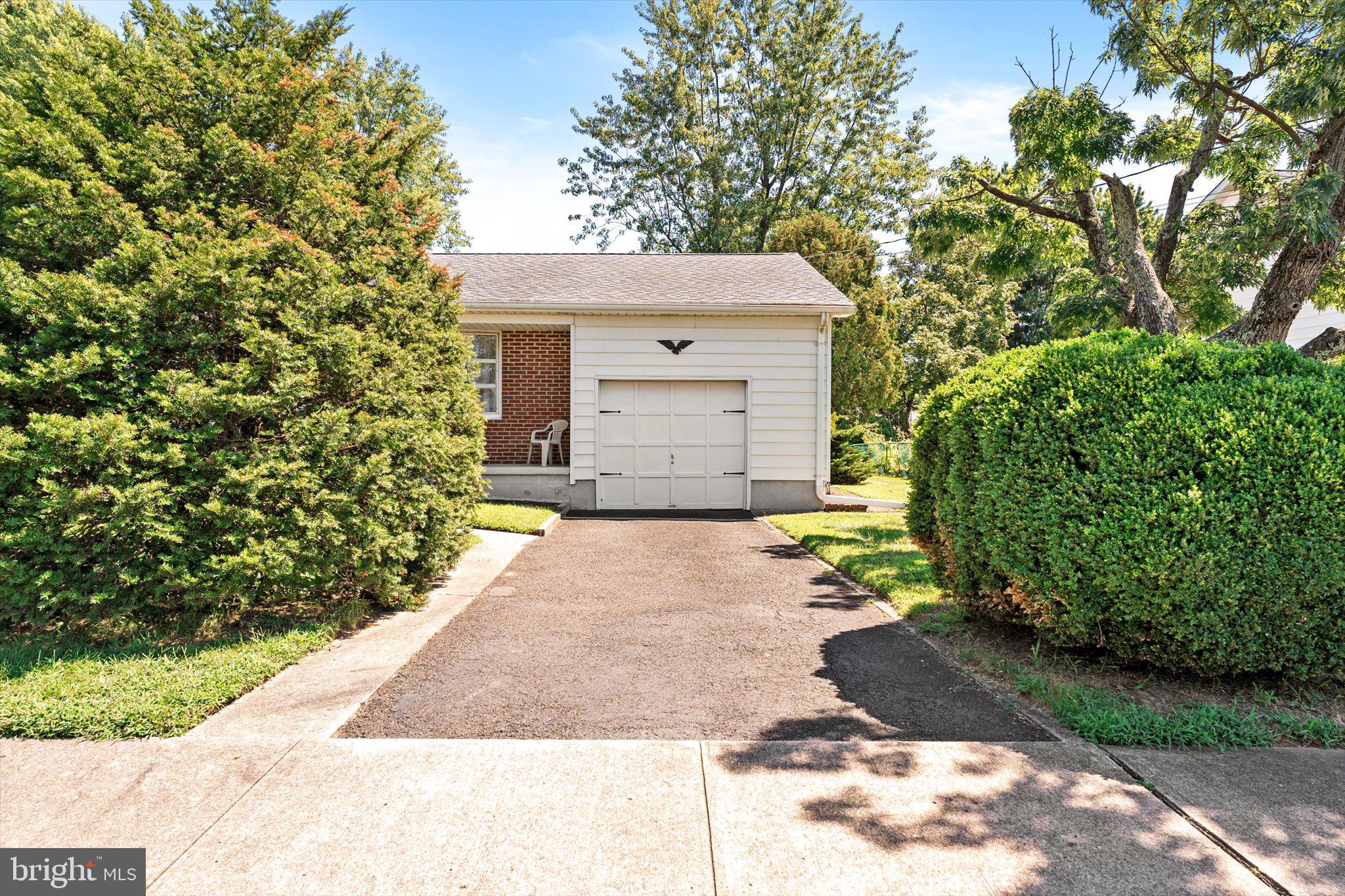 18 COMPTON WAY