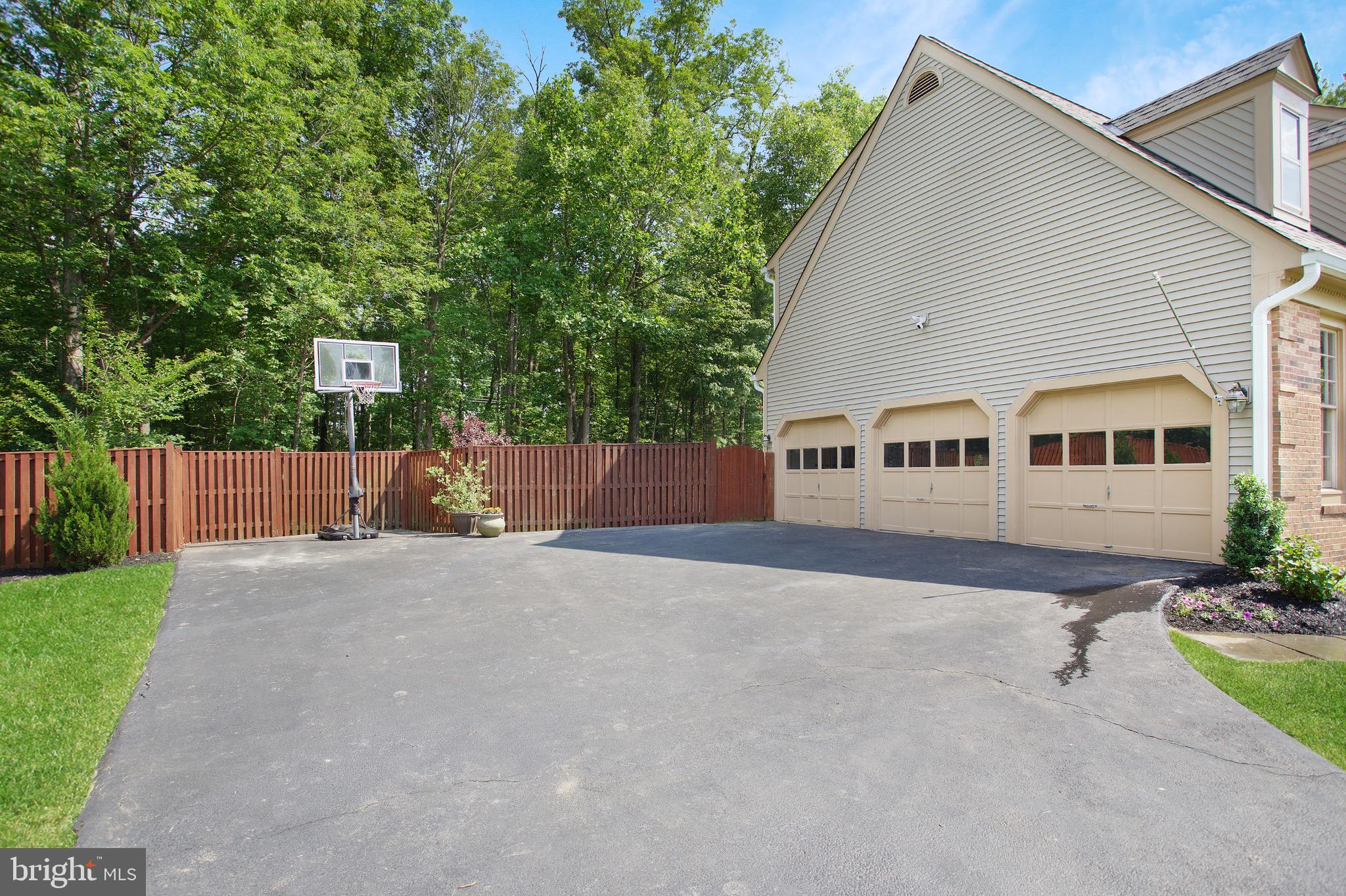 LITTLE ROCKY RUN - Residential