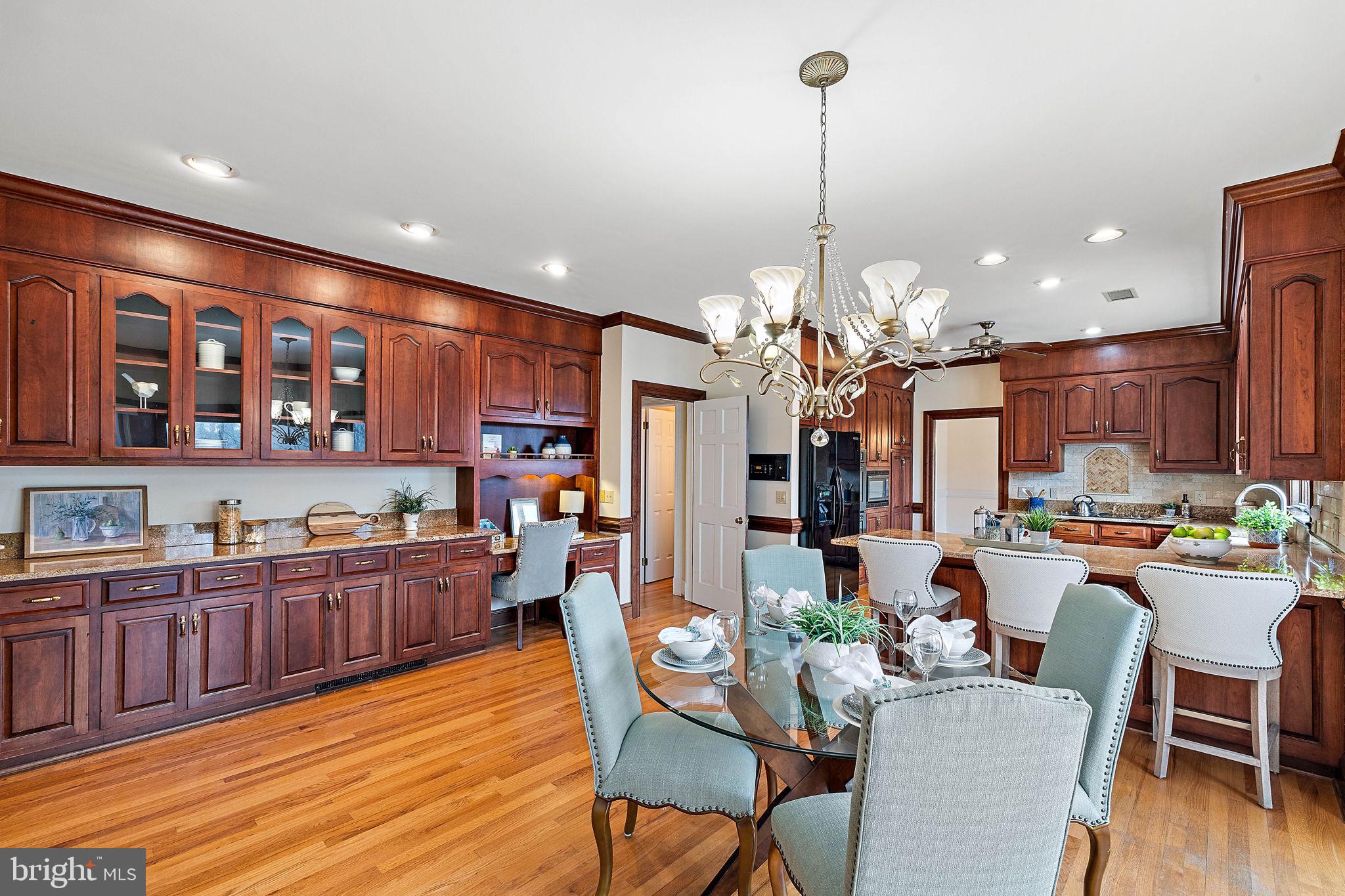 REGALWOOD - Residential