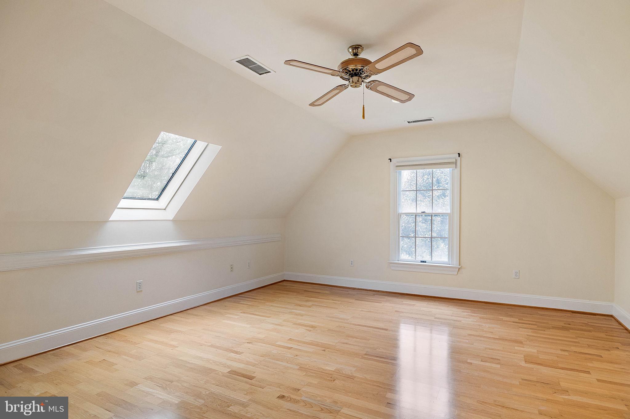 REGALWOOD - Residential