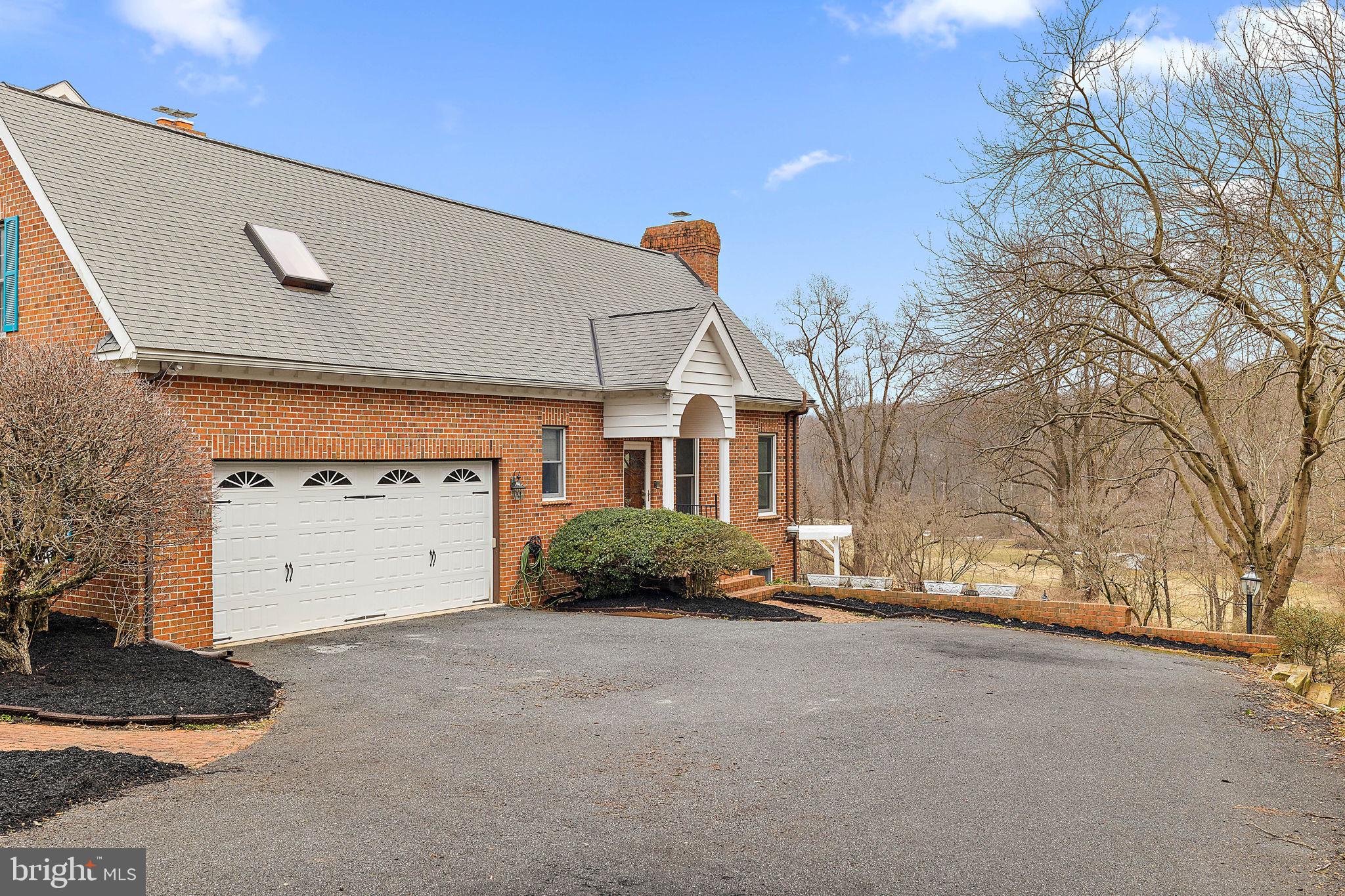 REGALWOOD - Residential