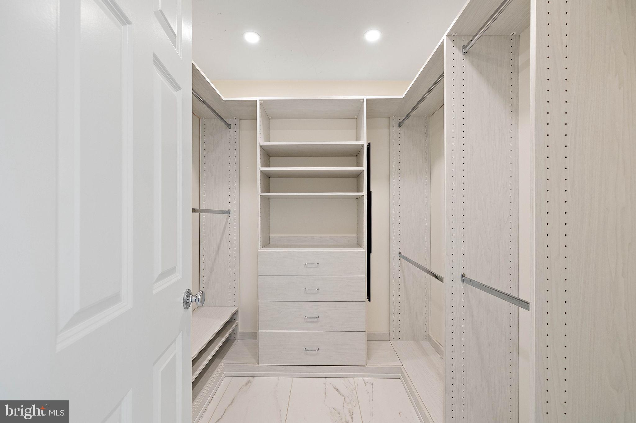 REGALWOOD - Residential