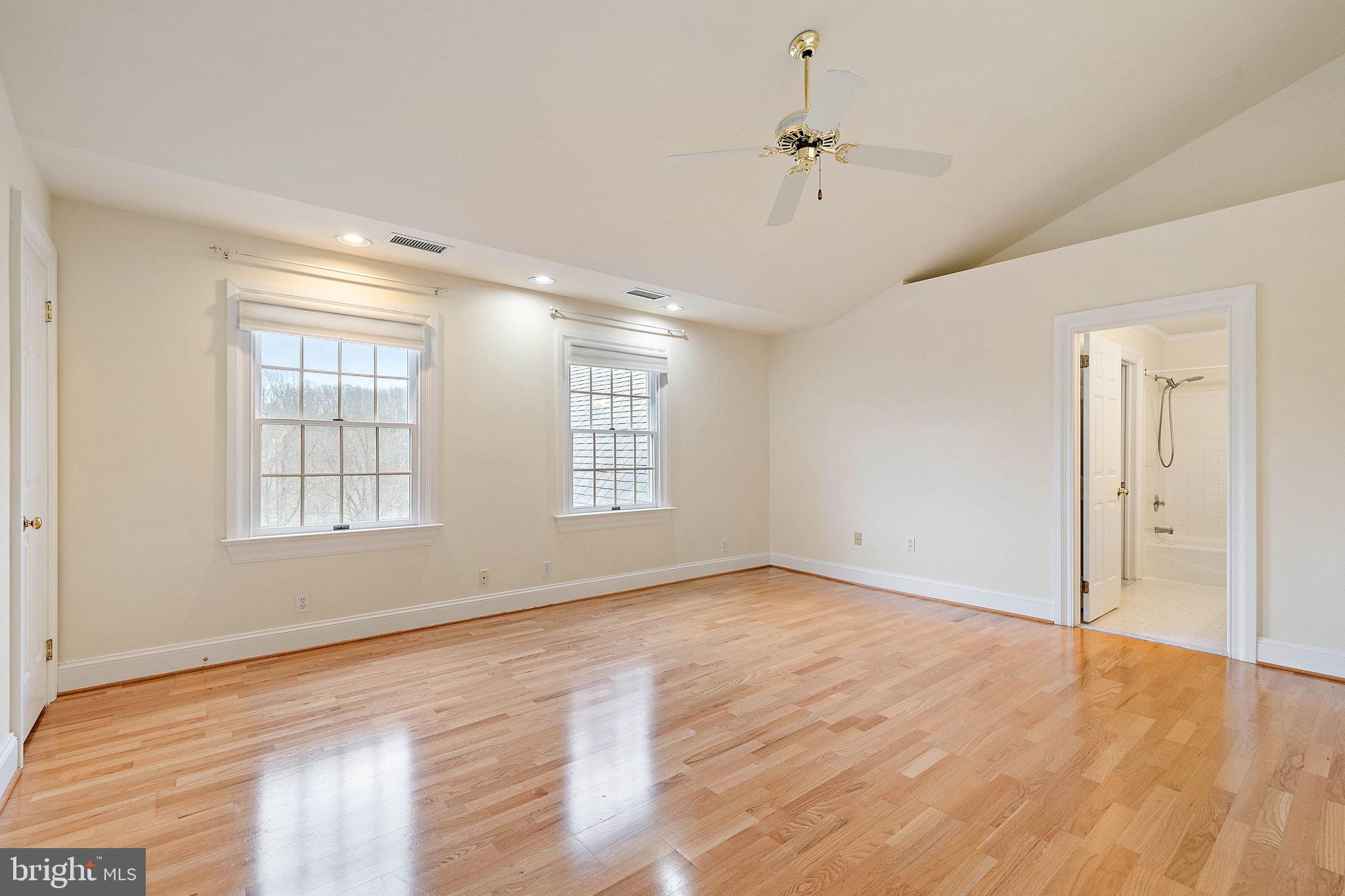 REGALWOOD - Residential