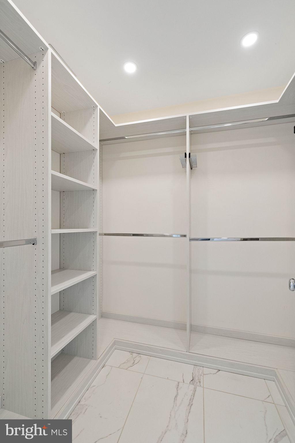 REGALWOOD - Residential