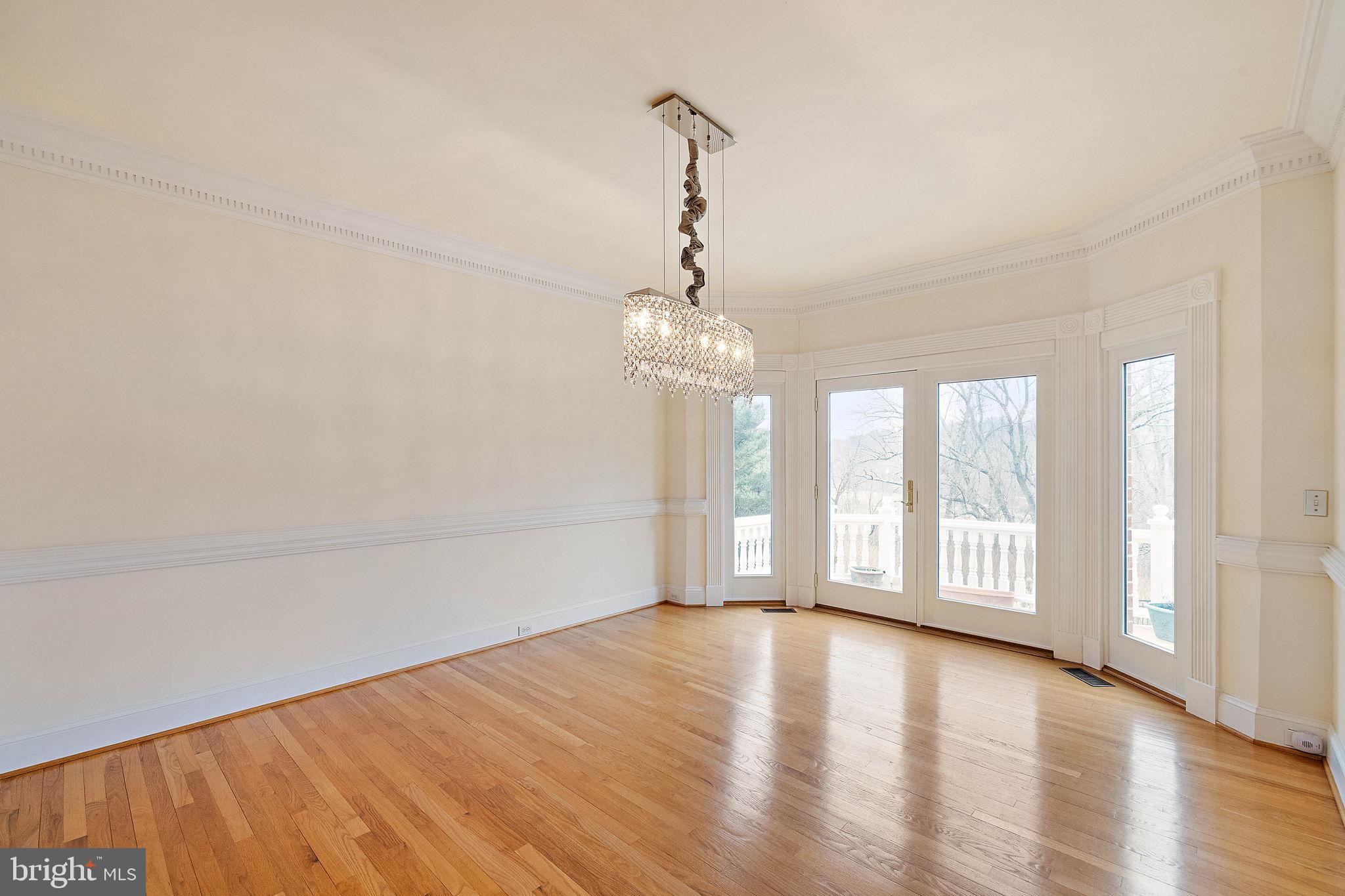 REGALWOOD - Residential