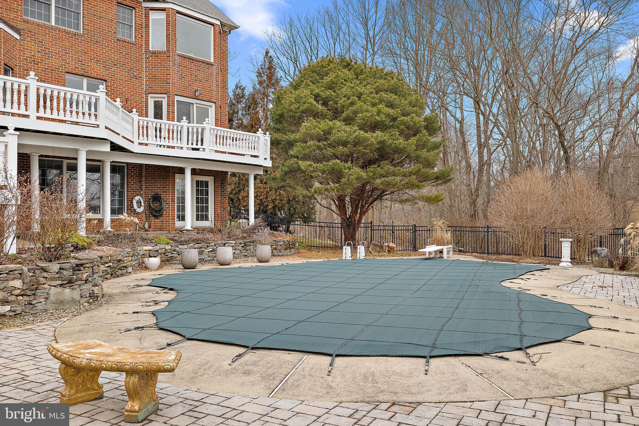 REGALWOOD - Residential