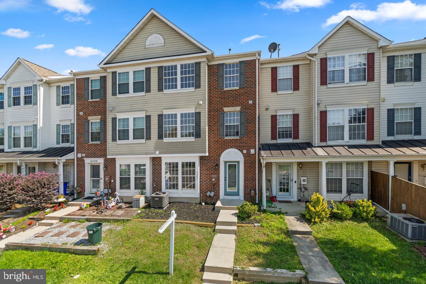 5307 REGAL COURT