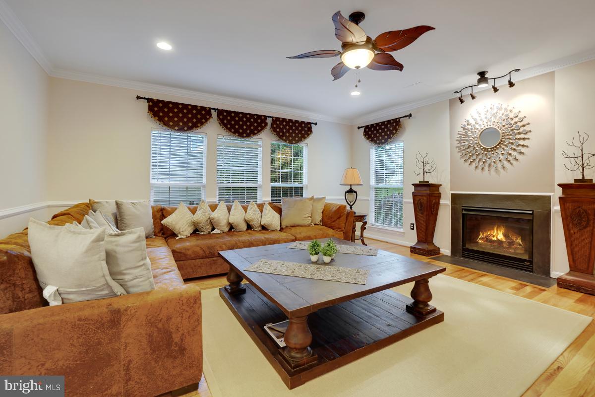 KINGS CROSSING - Residential