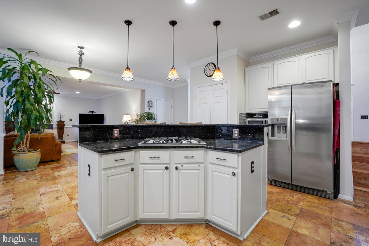 KINGS CROSSING - Residential