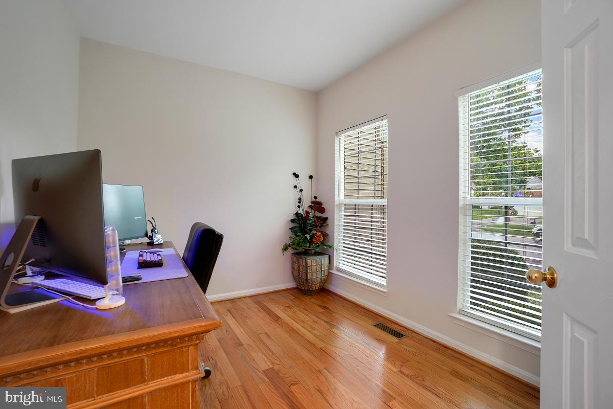 KINGS CROSSING - Residential