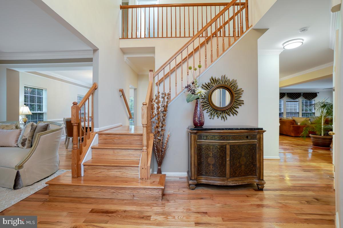 KINGS CROSSING - Residential