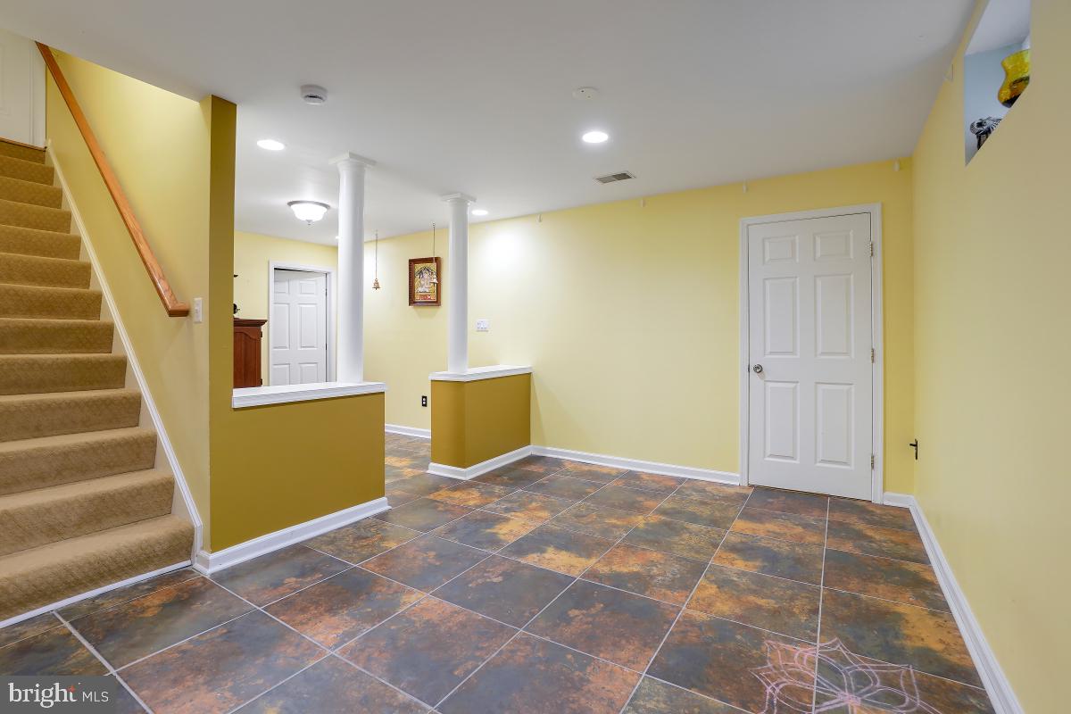 KINGS CROSSING - Residential