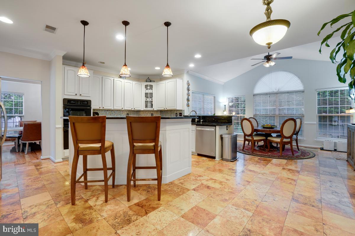 KINGS CROSSING - Residential