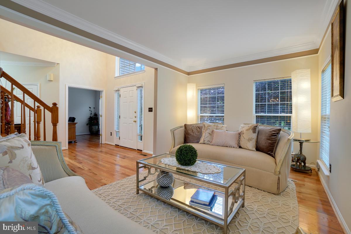 KINGS CROSSING - Residential