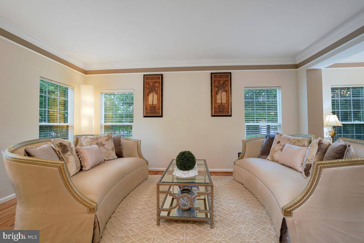 KINGS CROSSING - Residential