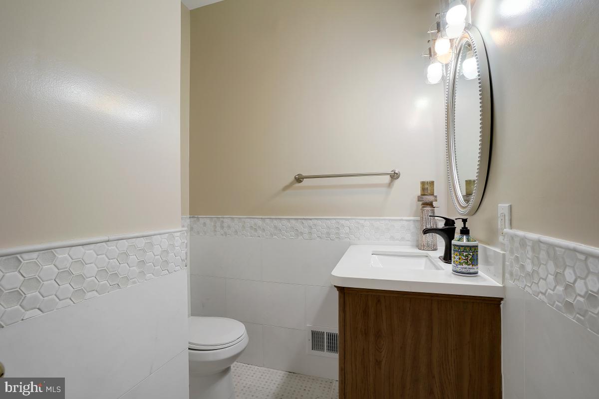 KINGS CROSSING - Residential