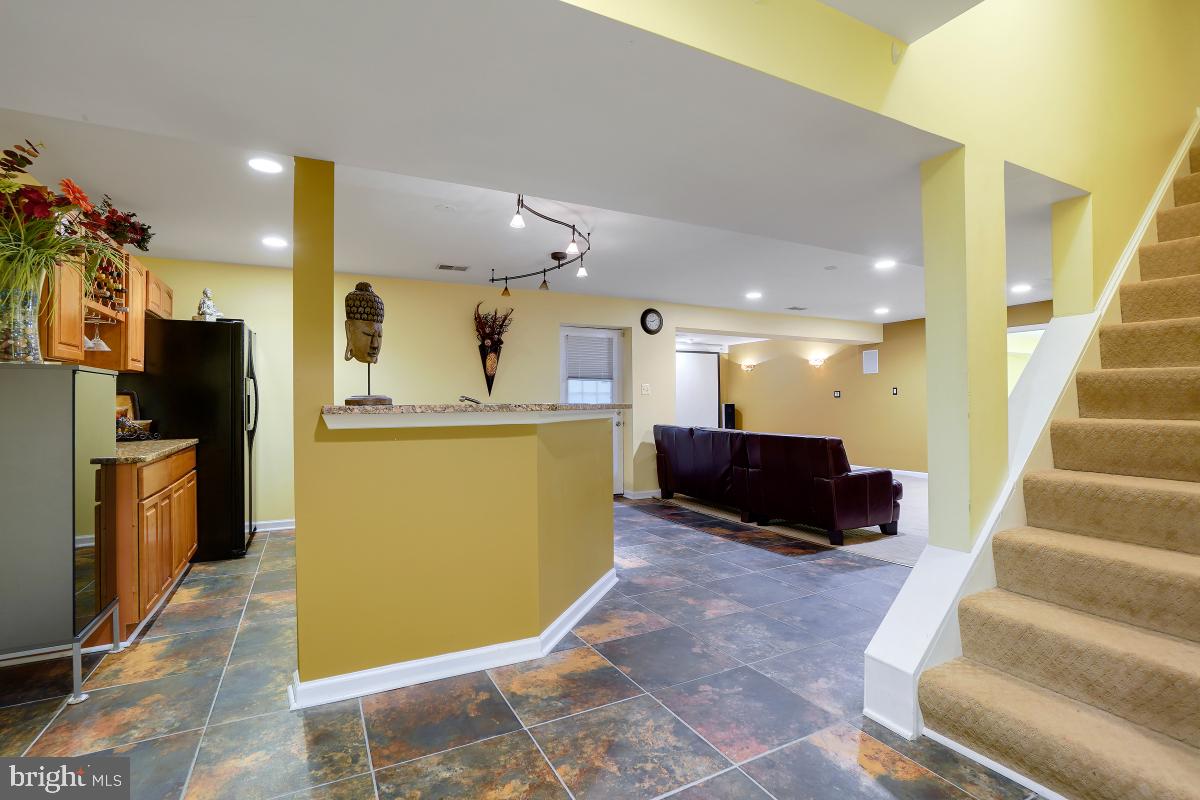 KINGS CROSSING - Residential