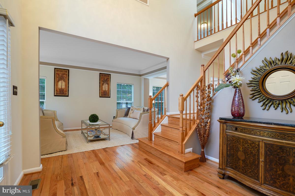 KINGS CROSSING - Residential