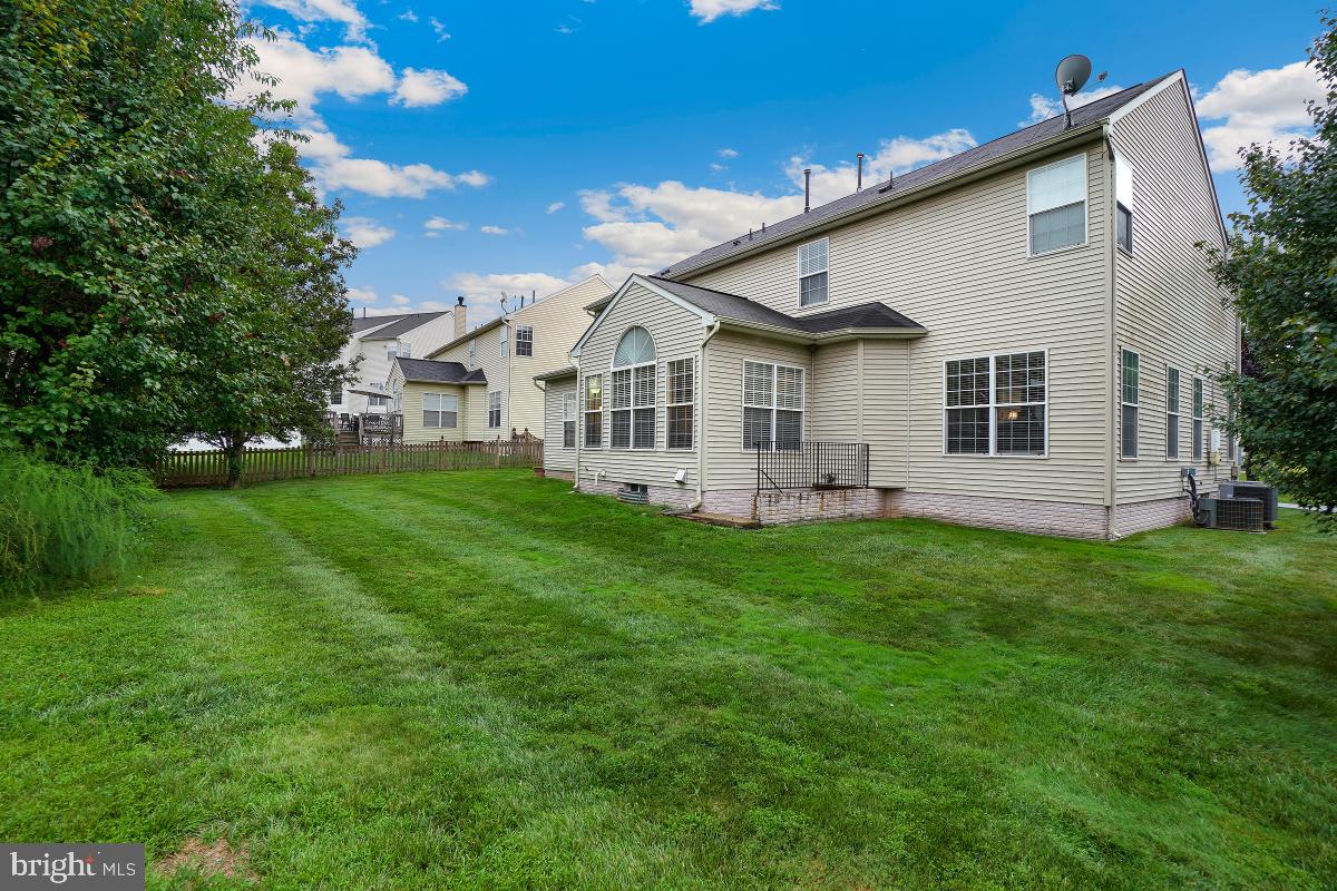 KINGS CROSSING - Residential