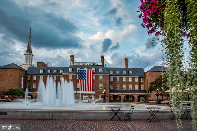 BEARINGS NORTH - Residential