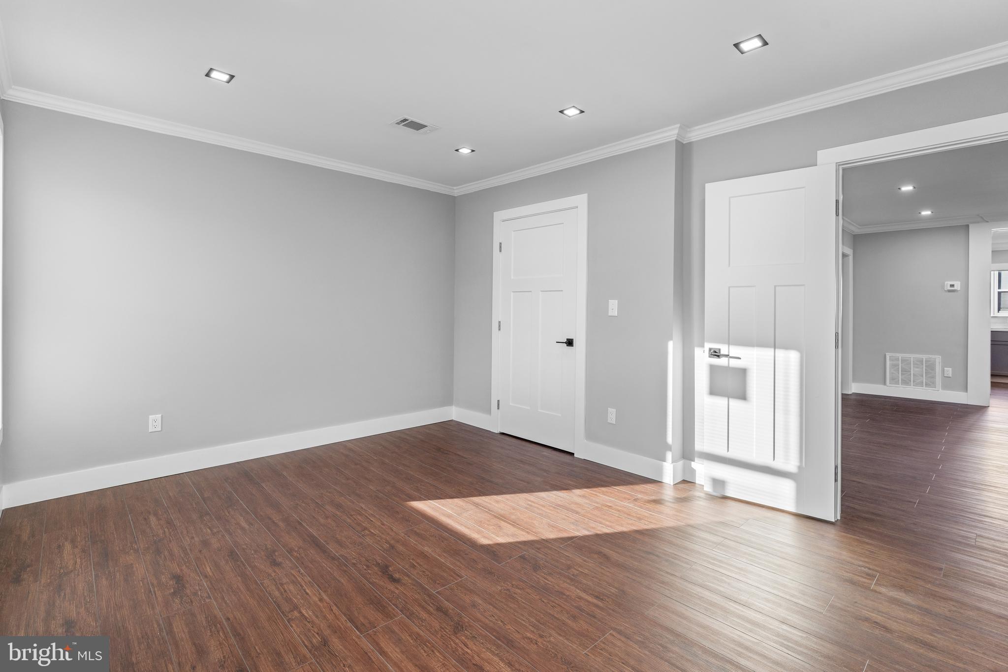 LAUREL GARDENS - Residential