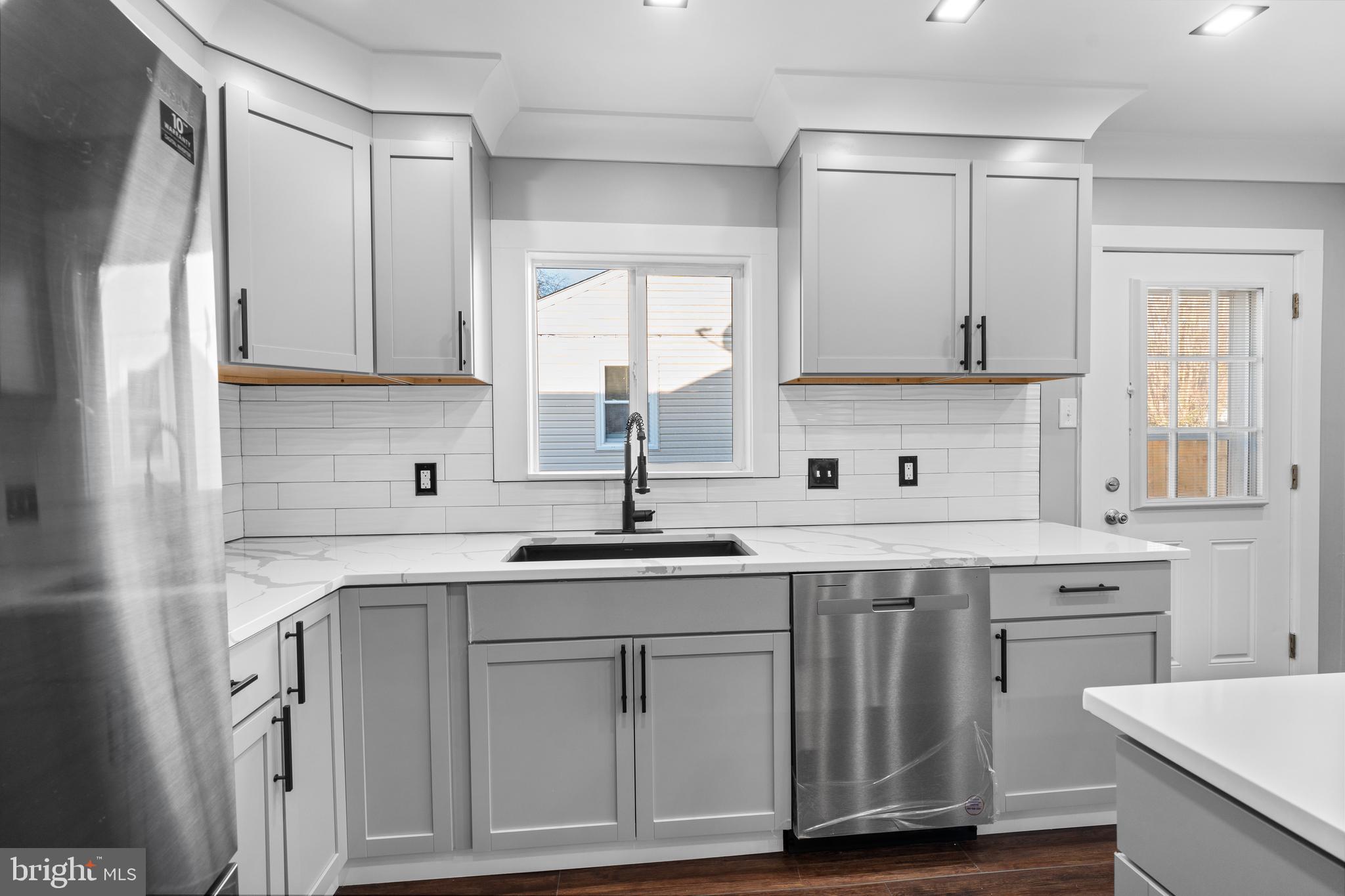 LAUREL GARDENS - Residential