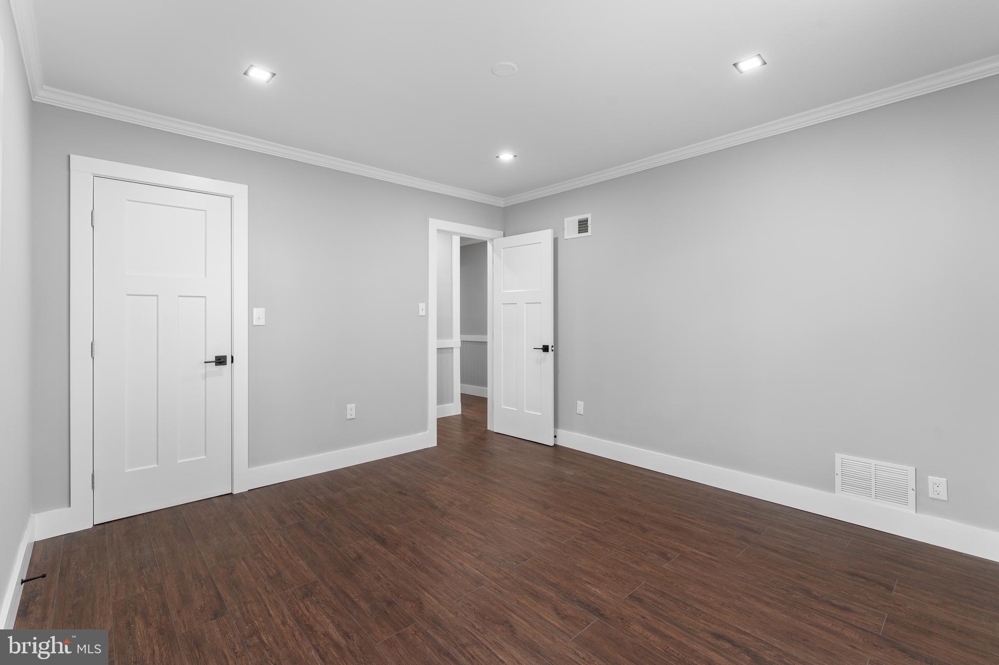 LAUREL GARDENS - Residential