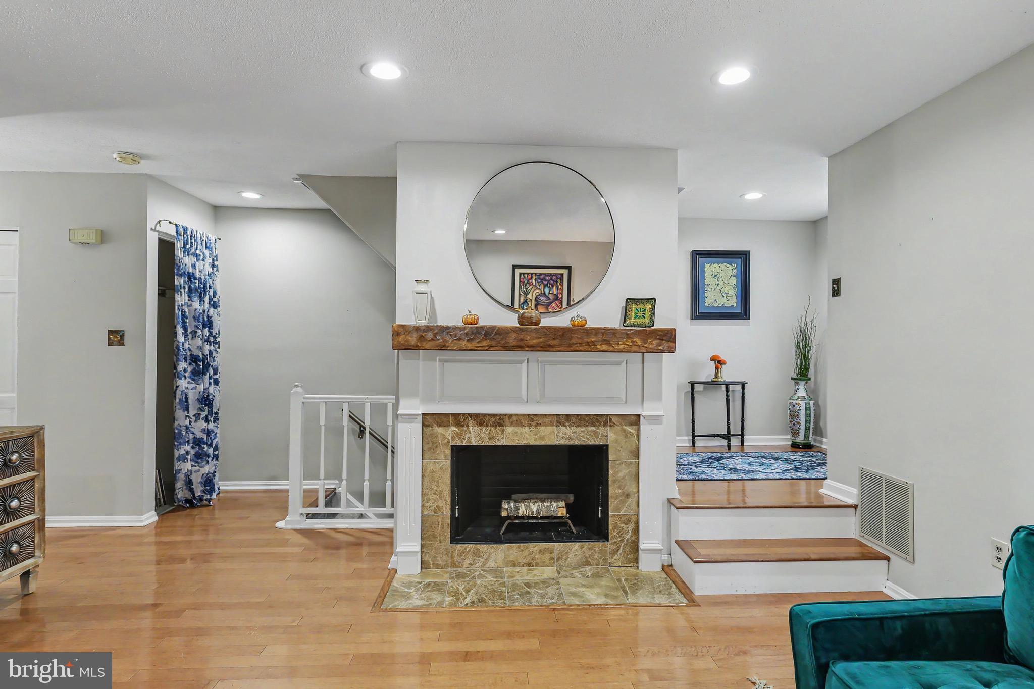 610 RACE STREET