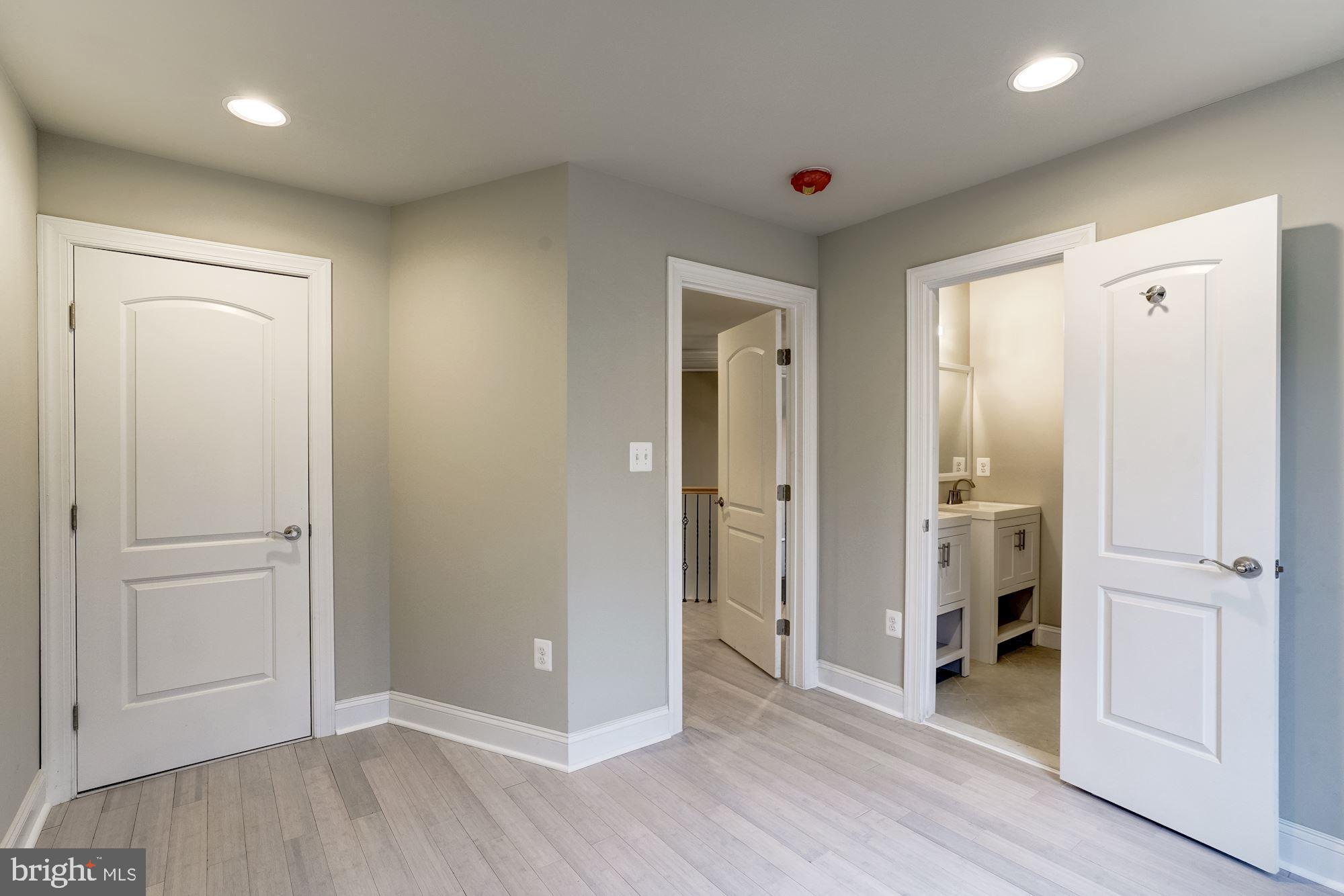 CLIFTON - Residential