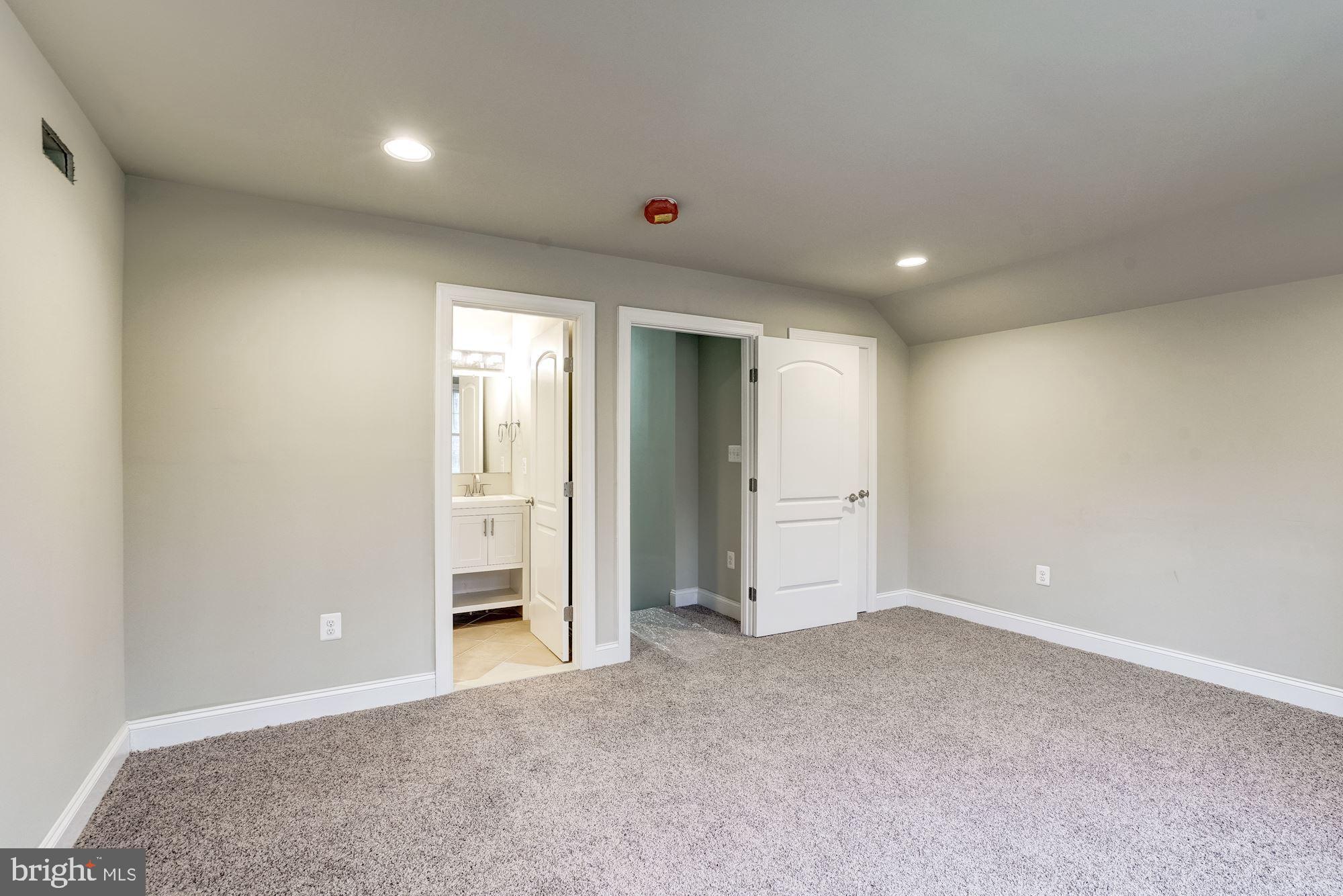 CLIFTON - Residential