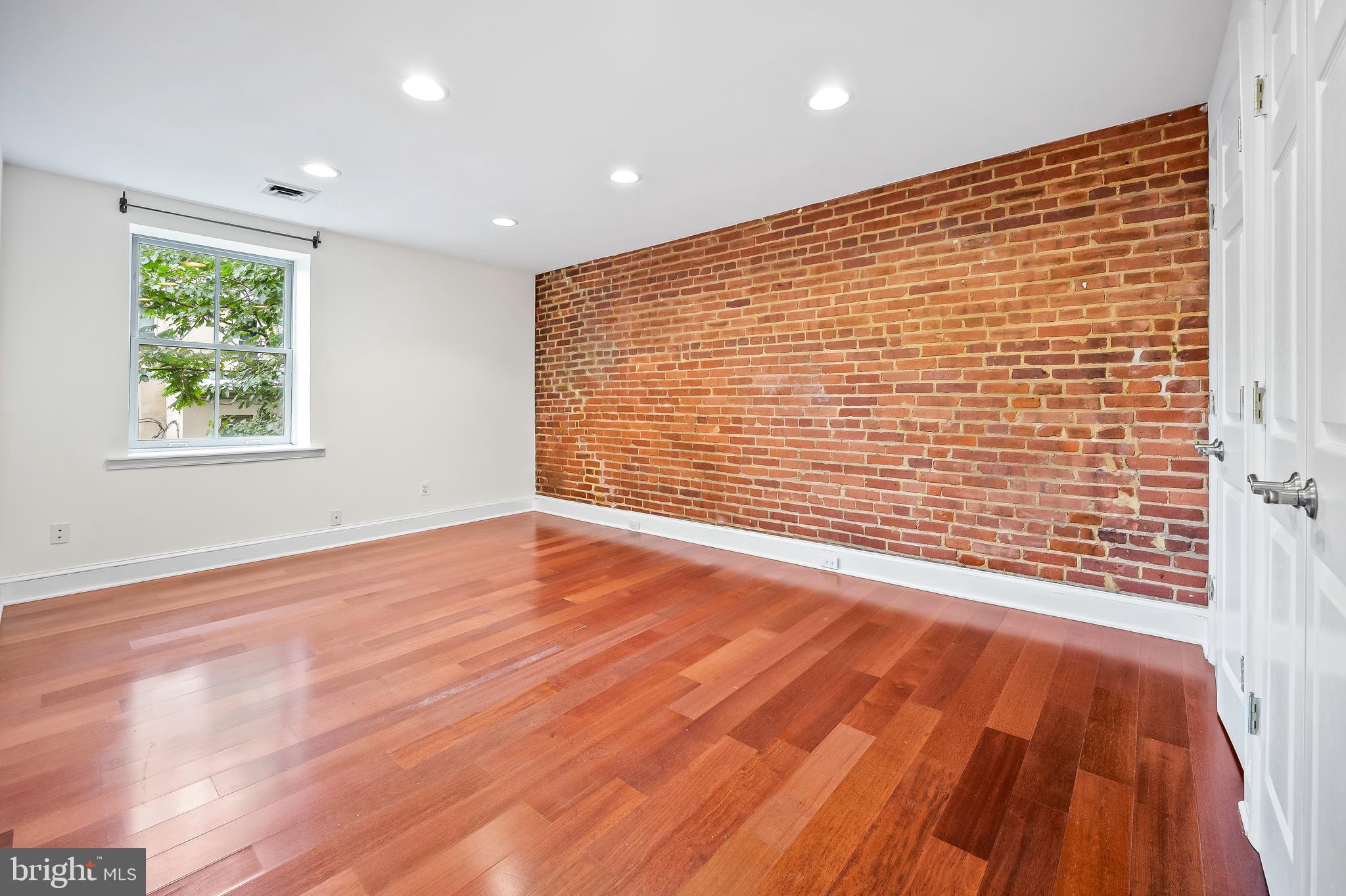 MOUNT VERNON PLACE HISTORIC DISTRICT - Residential