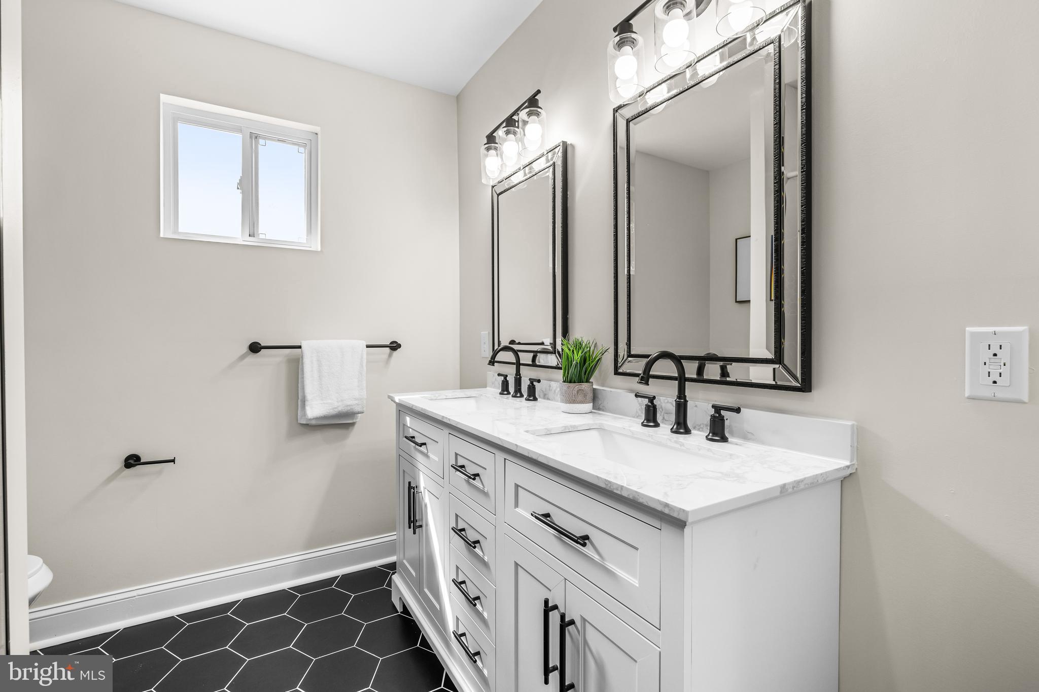 RANDALLSTOWN - Residential