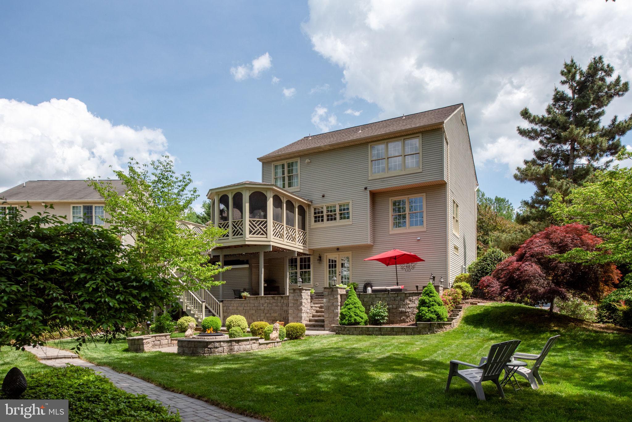 215 FORESAIL COVE