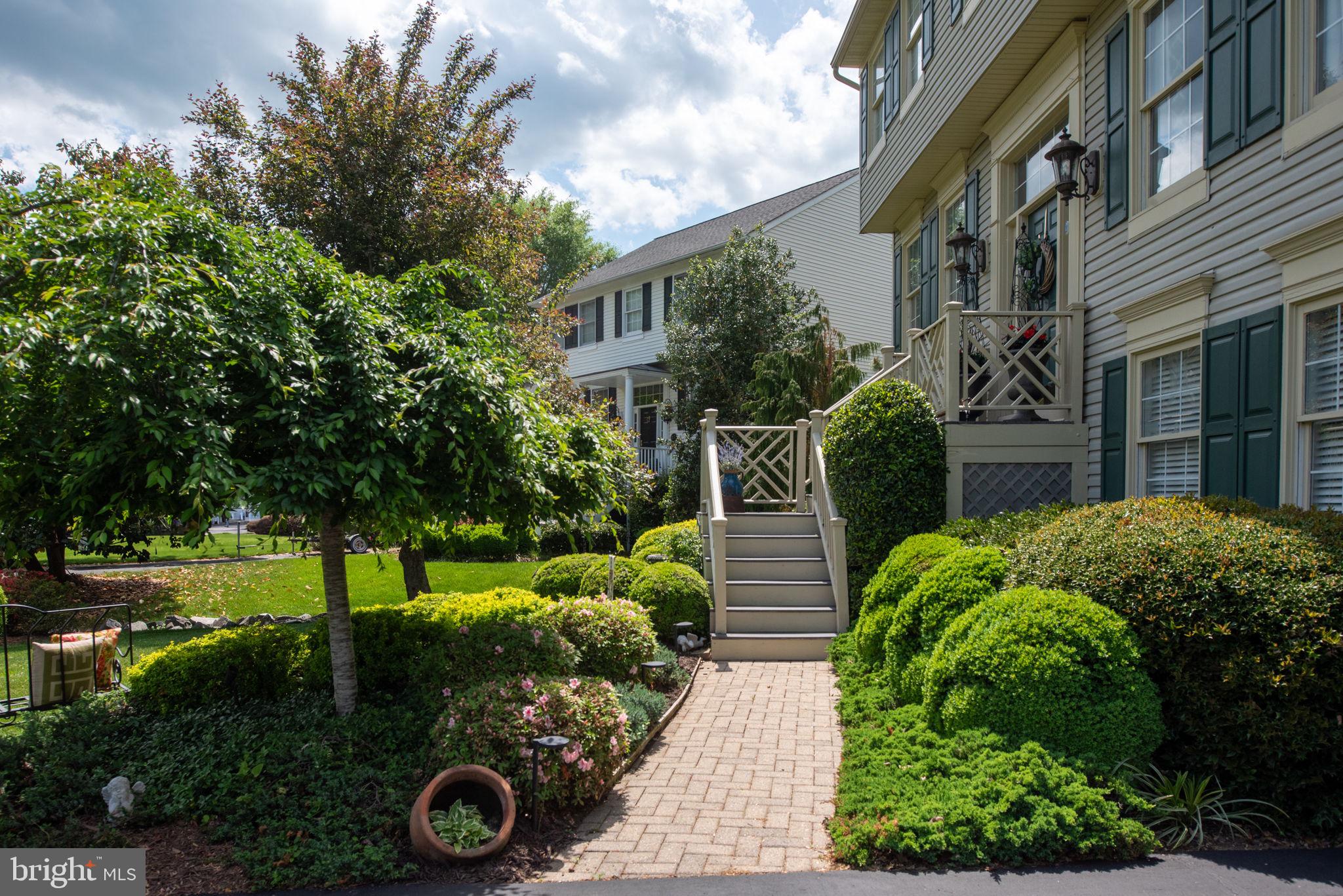 215 FORESAIL COVE