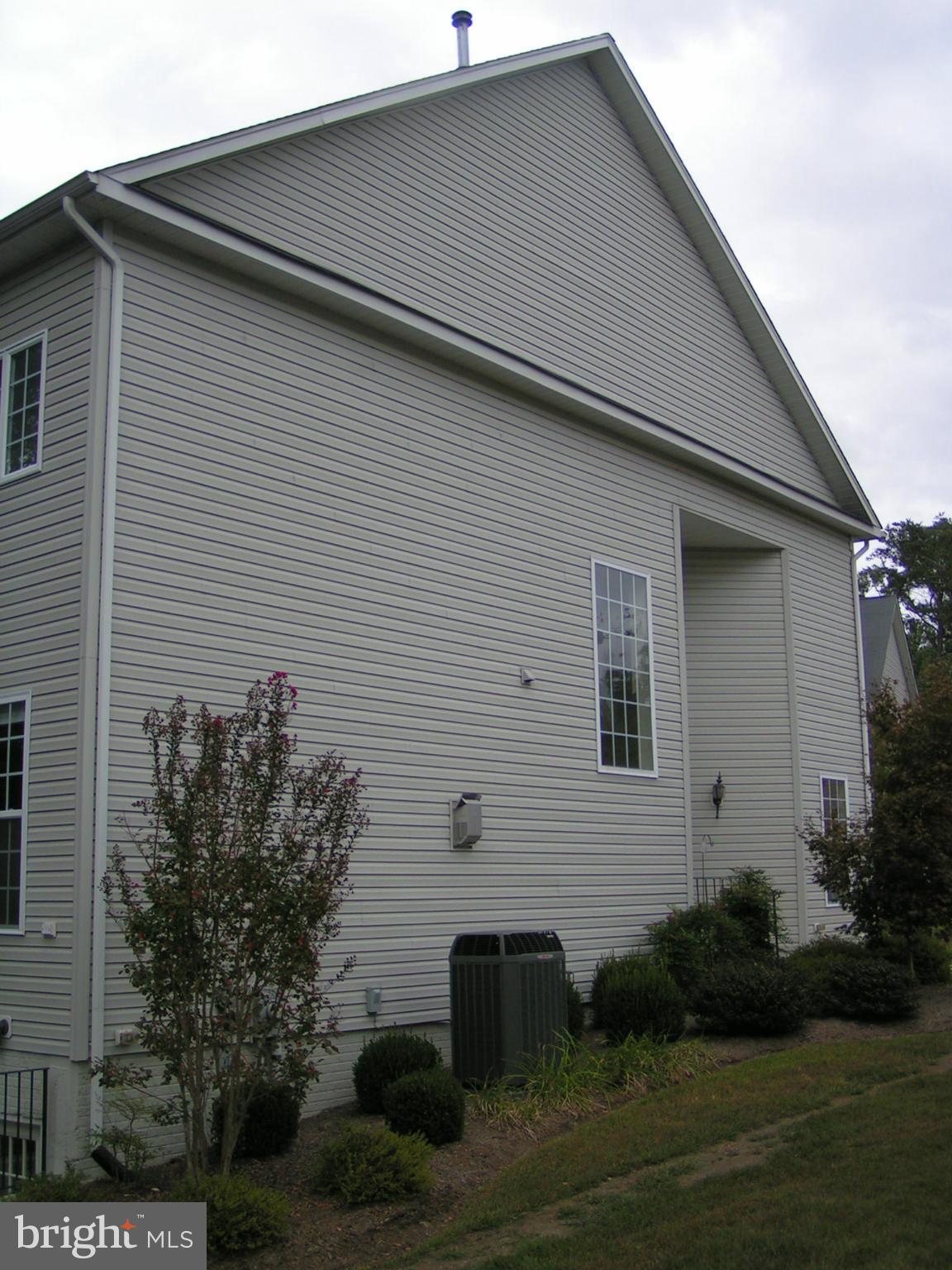 DAHLIA PARK OF WILDEWOOD - Residential Lease